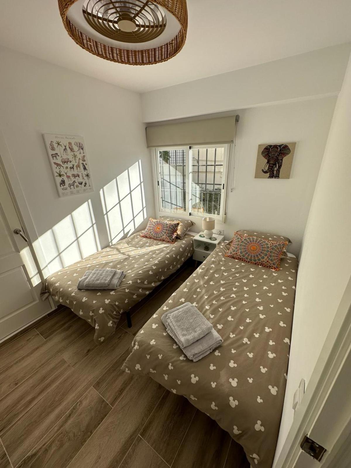 Waterfront 3 Bed Apartment, 90M From The Beach Platja de Larenal Dış mekan fotoğraf