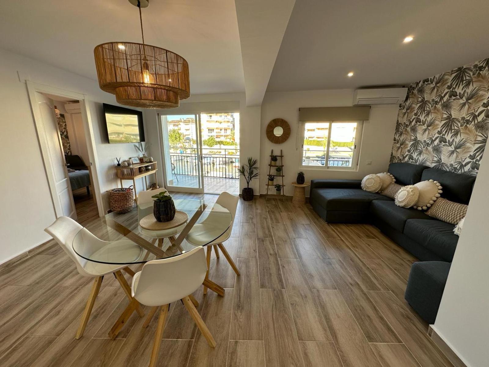 Waterfront 3 Bed Apartment, 90M From The Beach Platja de Larenal Dış mekan fotoğraf
