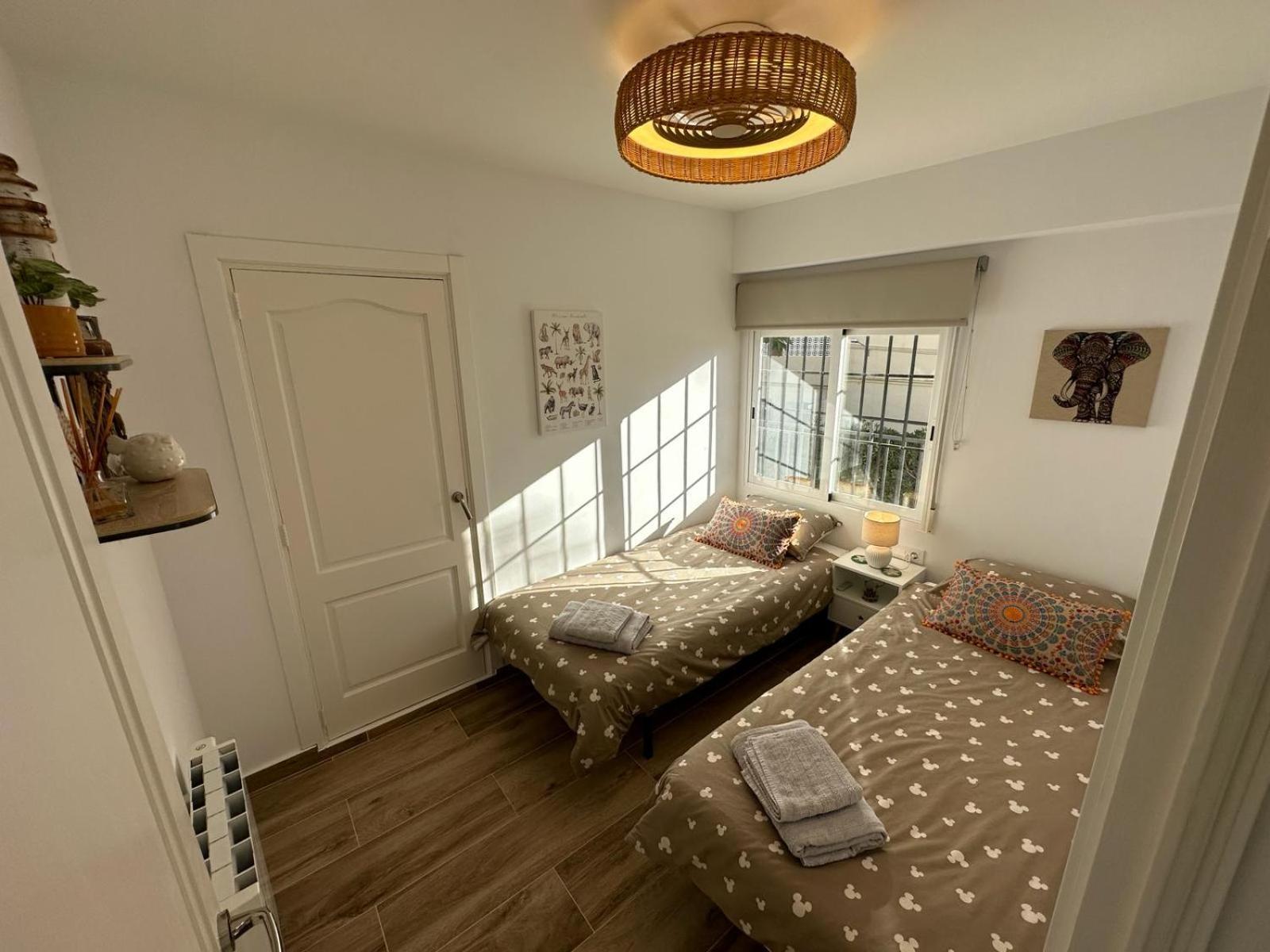 Waterfront 3 Bed Apartment, 90M From The Beach Platja de Larenal Dış mekan fotoğraf