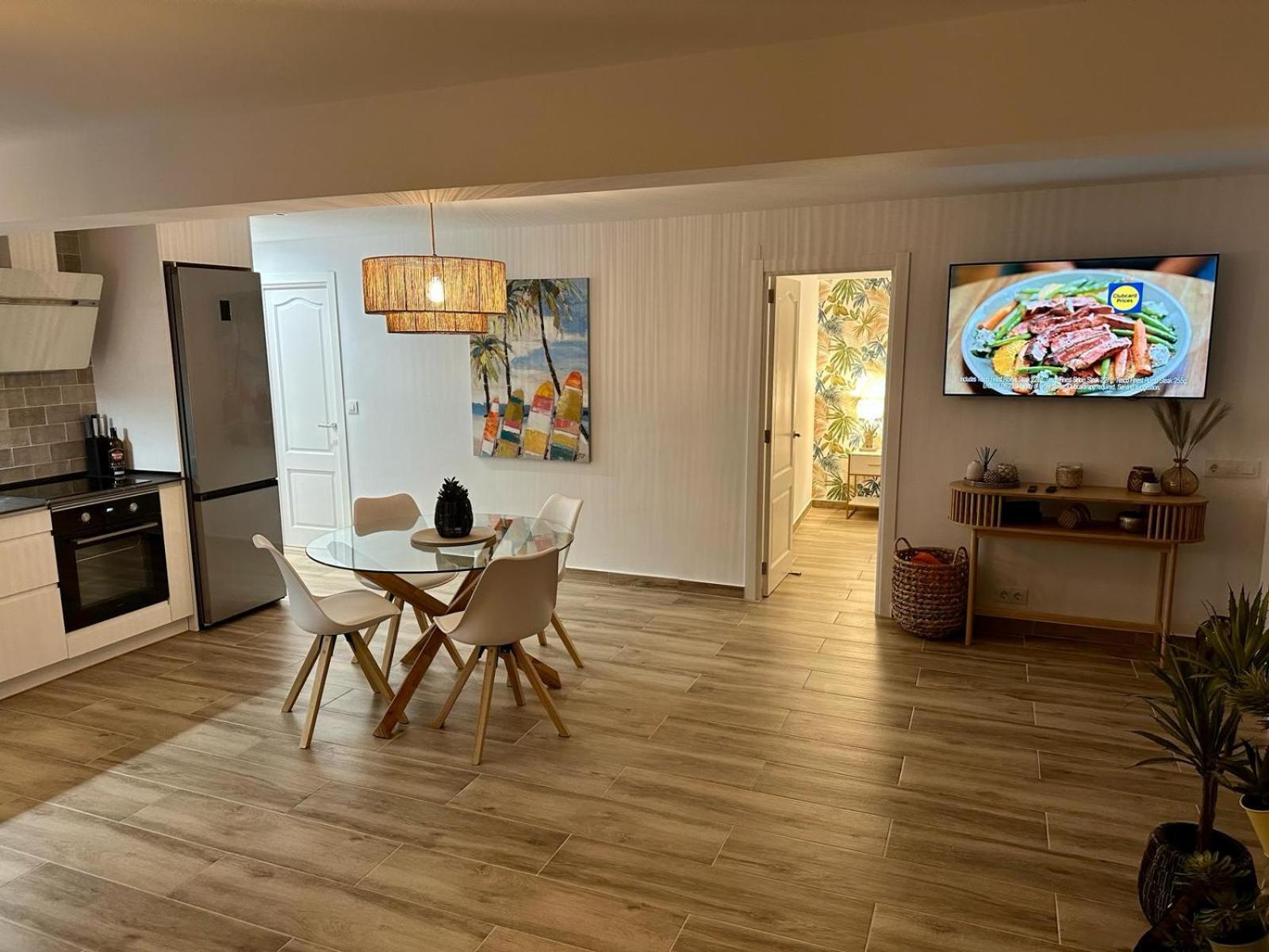 Waterfront 3 Bed Apartment, 90M From The Beach Platja de Larenal Dış mekan fotoğraf