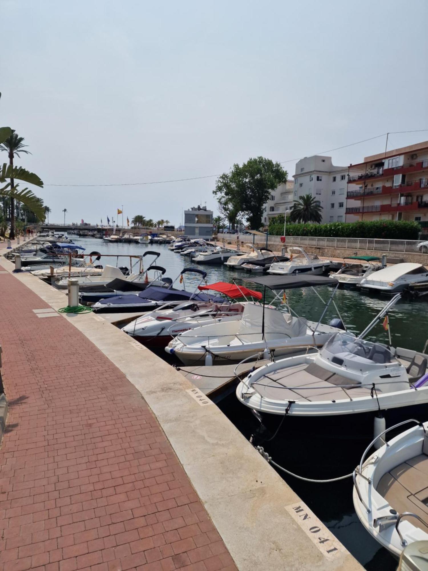 Waterfront 3 Bed Apartment, 90M From The Beach Platja de Larenal Dış mekan fotoğraf