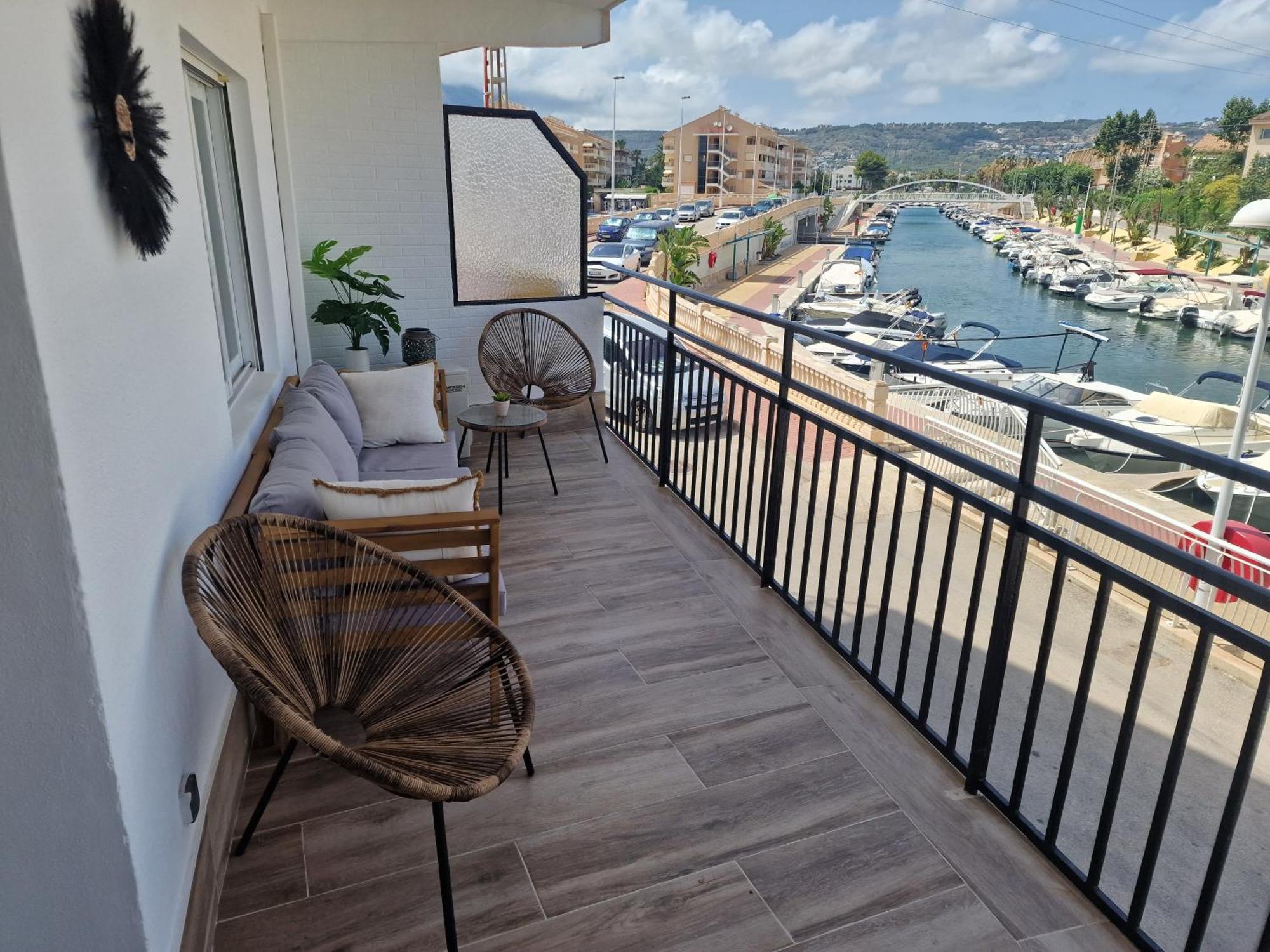 Waterfront 3 Bed Apartment, 90M From The Beach Platja de Larenal Dış mekan fotoğraf