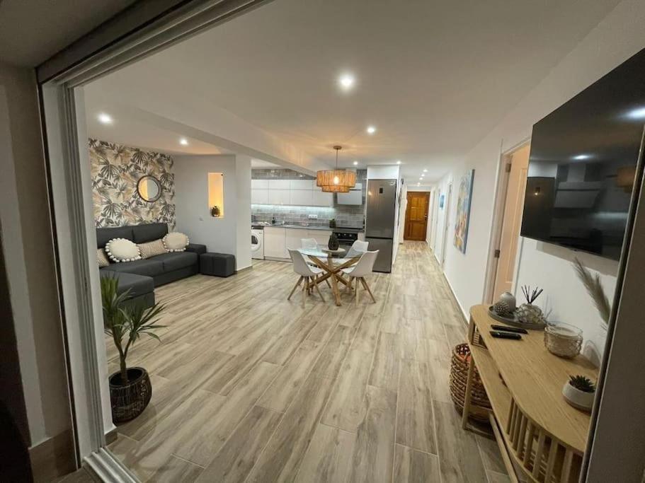 Waterfront 3 Bed Apartment, 90M From The Beach Platja de Larenal Dış mekan fotoğraf