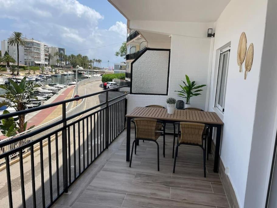 Waterfront 3 Bed Apartment, 90M From The Beach Platja de Larenal Dış mekan fotoğraf